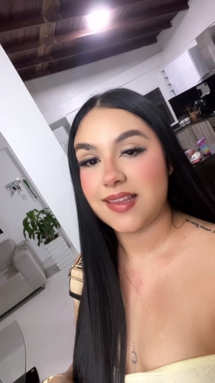 @DANIELA TORRES🌼