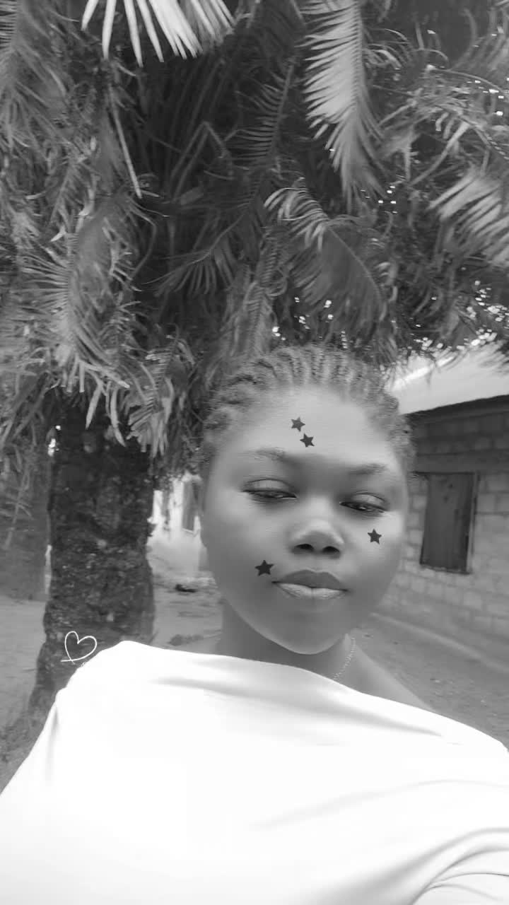 @Dollar 💵 Queen 🫅