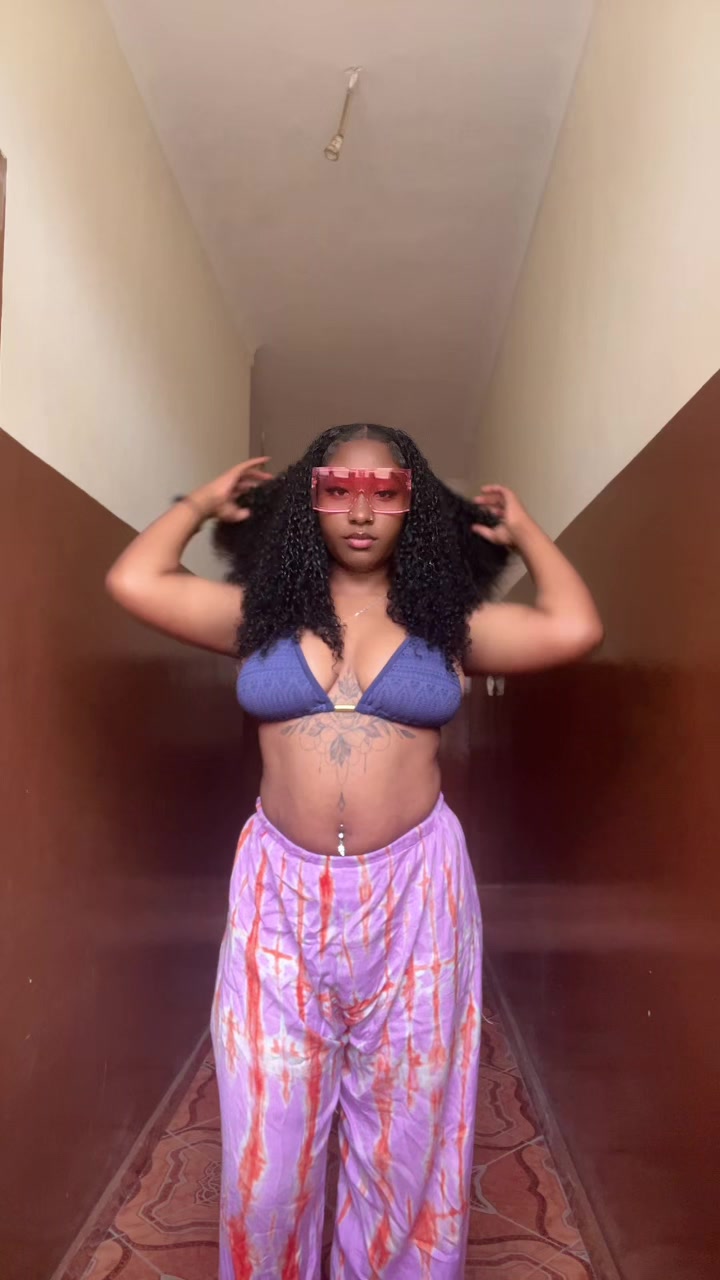 @Elly🦋🌸