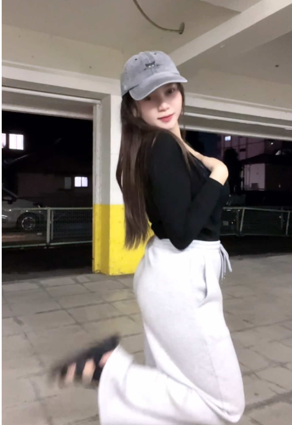 @lalapouu