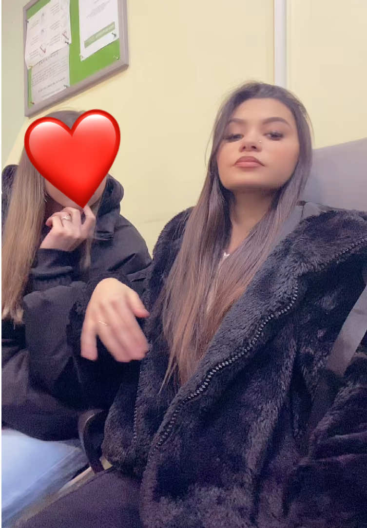 @aanch1._