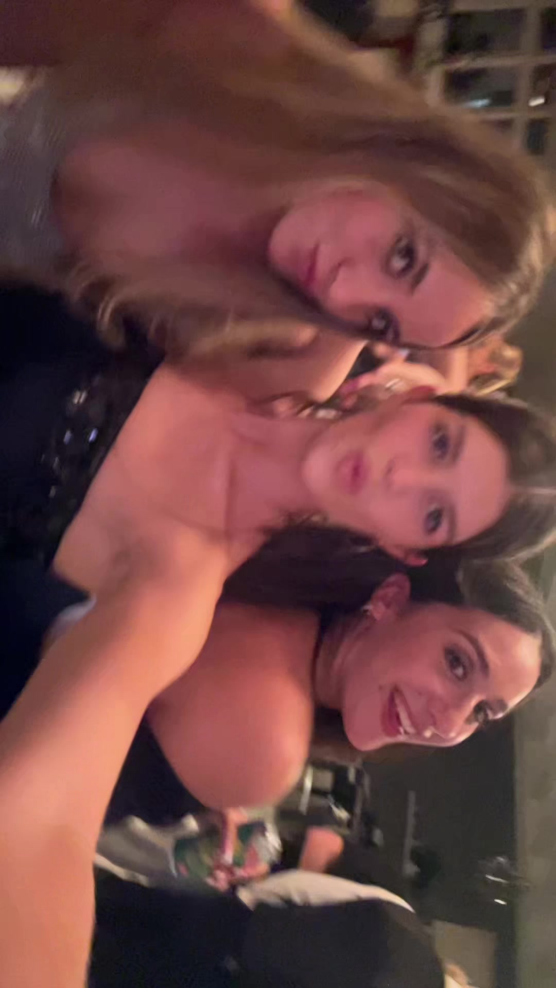 @R𖤓SIE