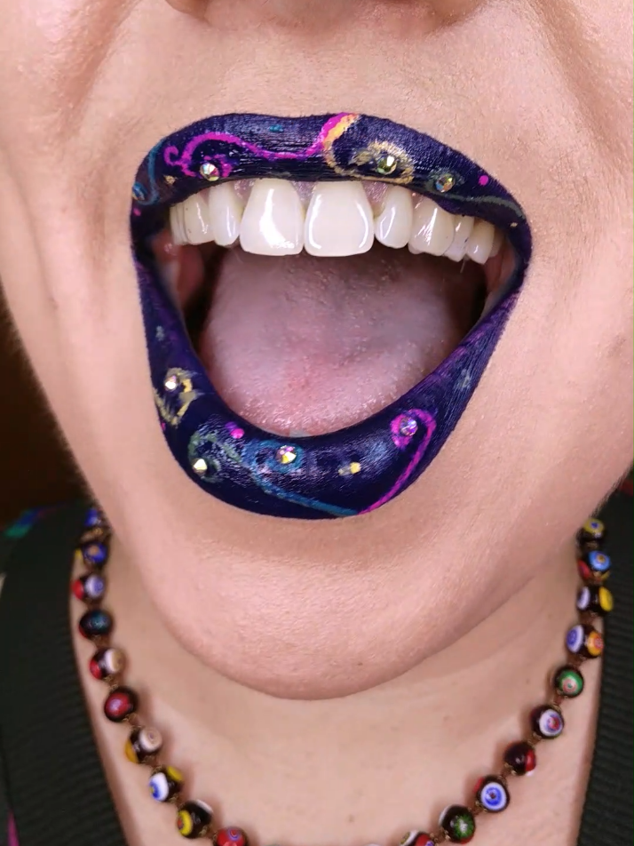 @TheMirrorBeauty lip art 💋🌈💄