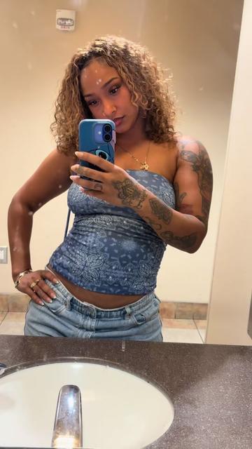 @Datgirlbeebee