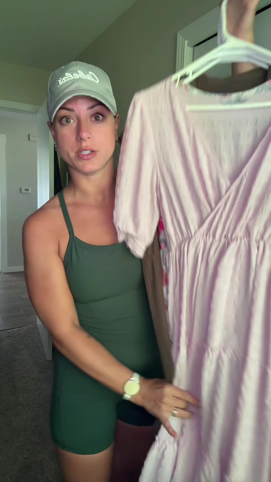 @HappilyHillary