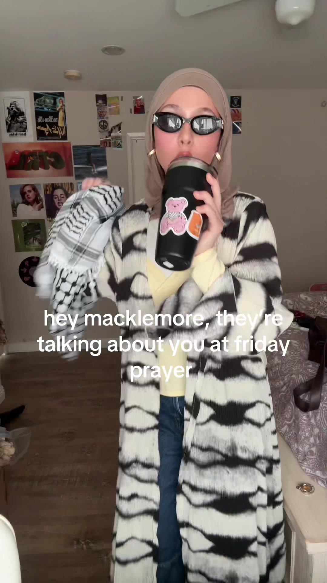 @j🦔