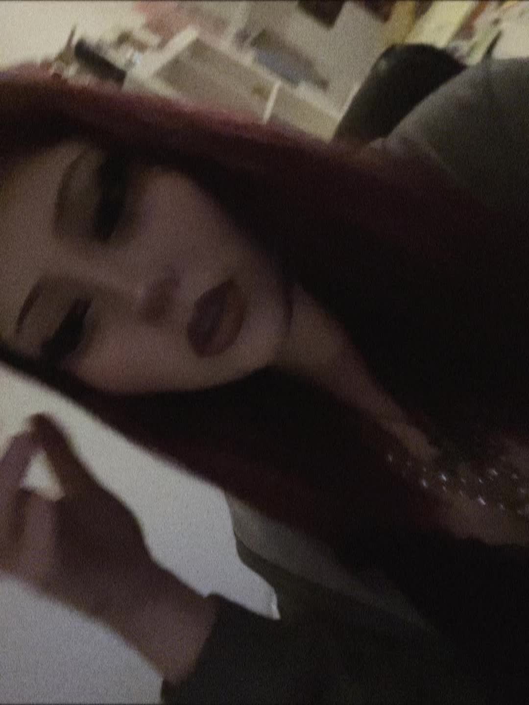 @🐝