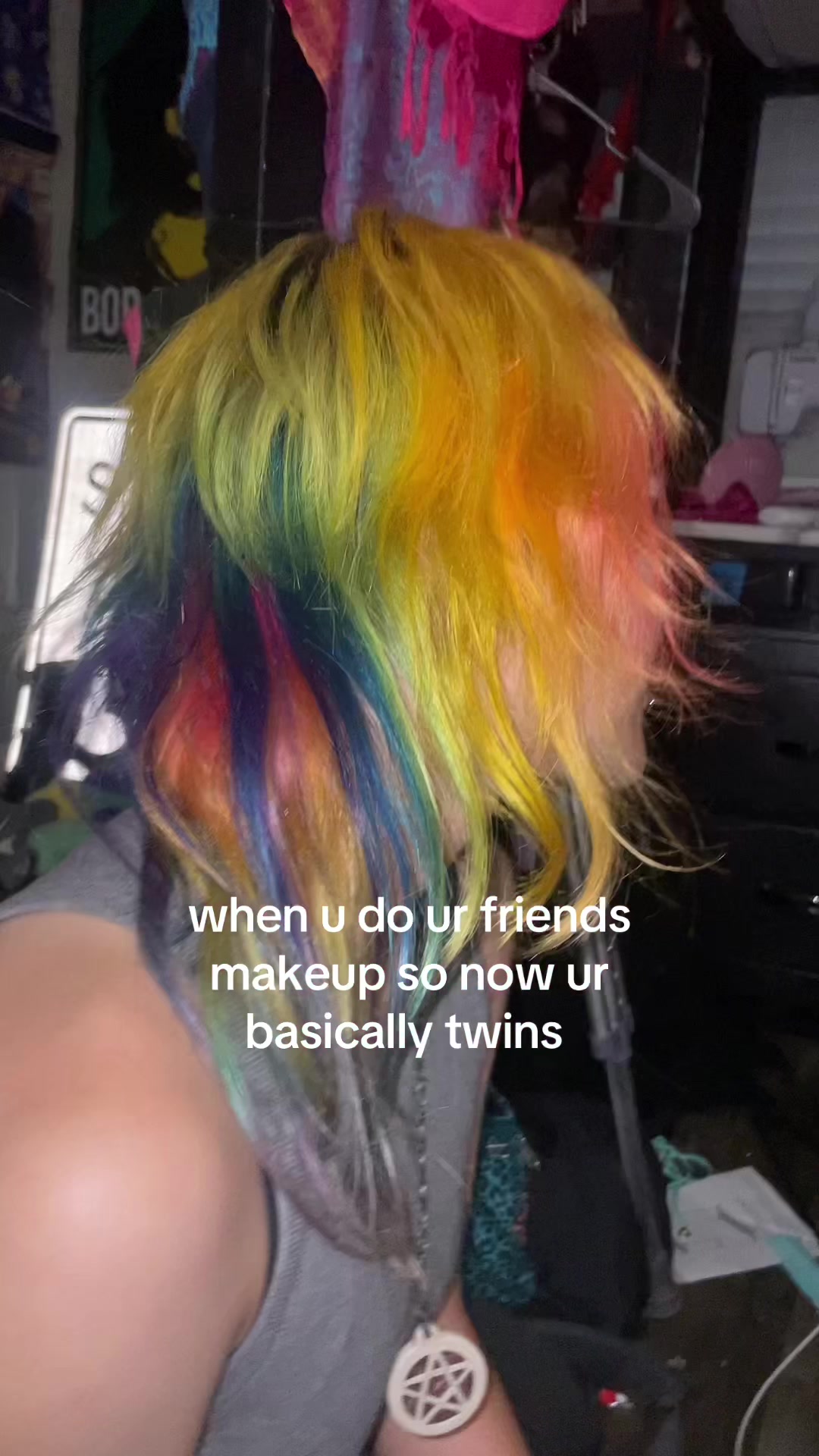 @Weird chick wit pink hair