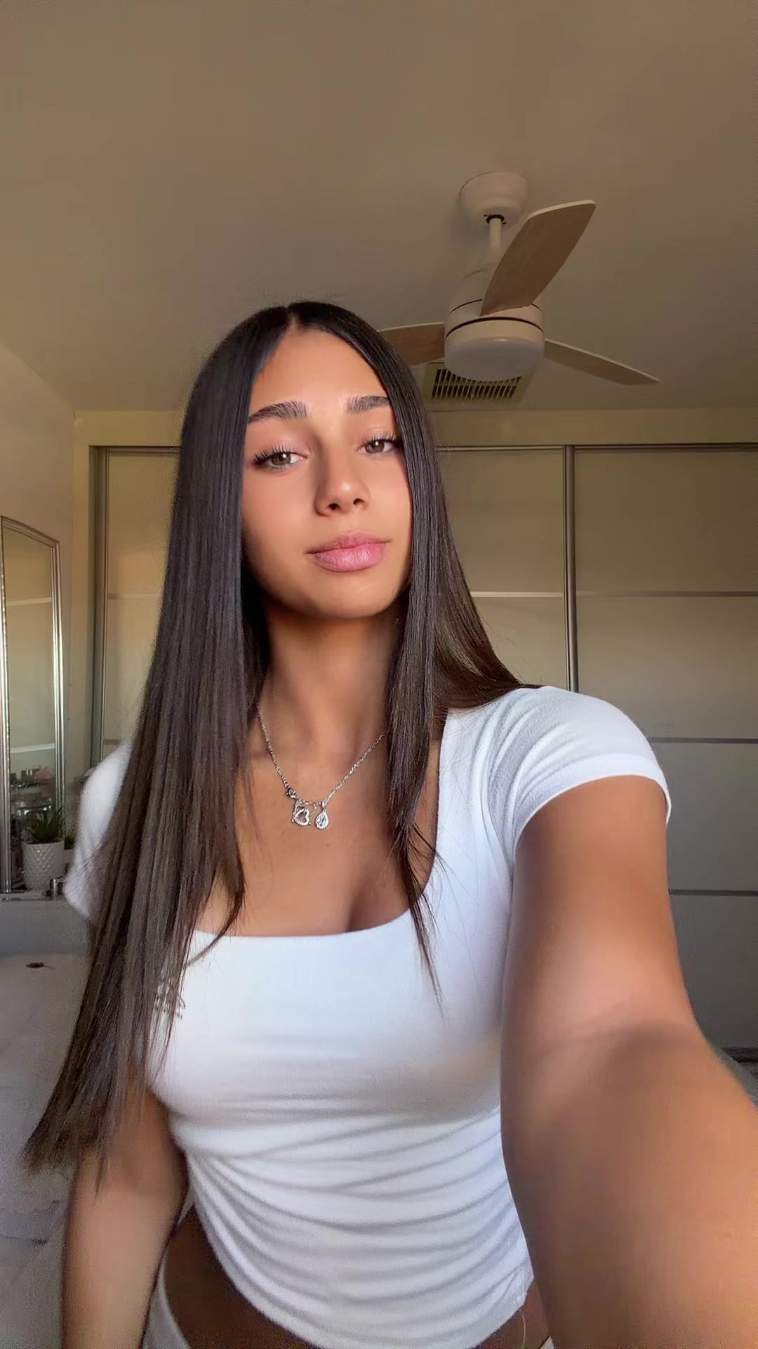 @𝑨𝒀𝑨𝑳𝑨 𝑪𝑶𝑯𝑬𝑵
