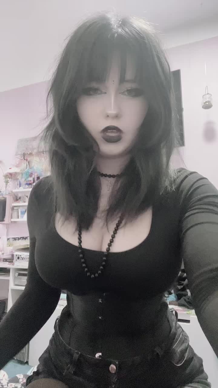 @Loulovescigarettes☭
