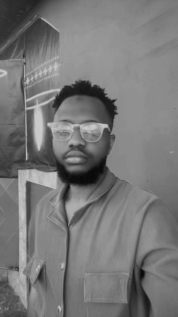 @THE HYPE KING 👑 🎤❤️