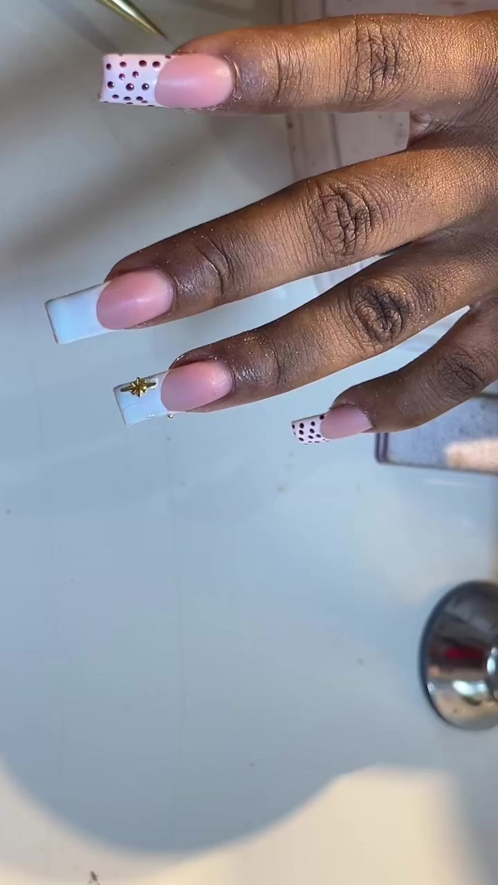 @NAIL/LASH TECH IN BENIN(UGBOR)