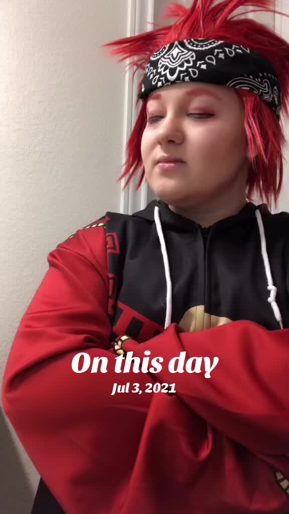 @Little_Red_Cosplay