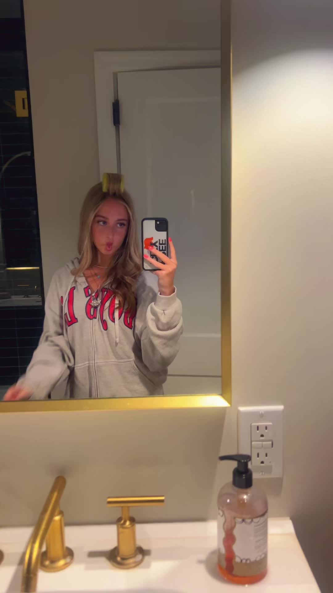 @chloe 🪽