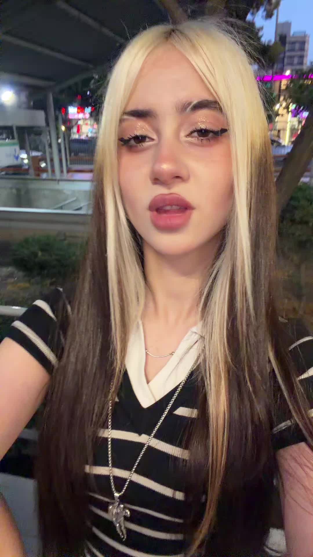 @🐚