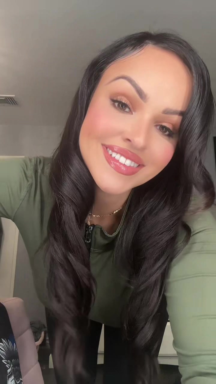 @yazferrada