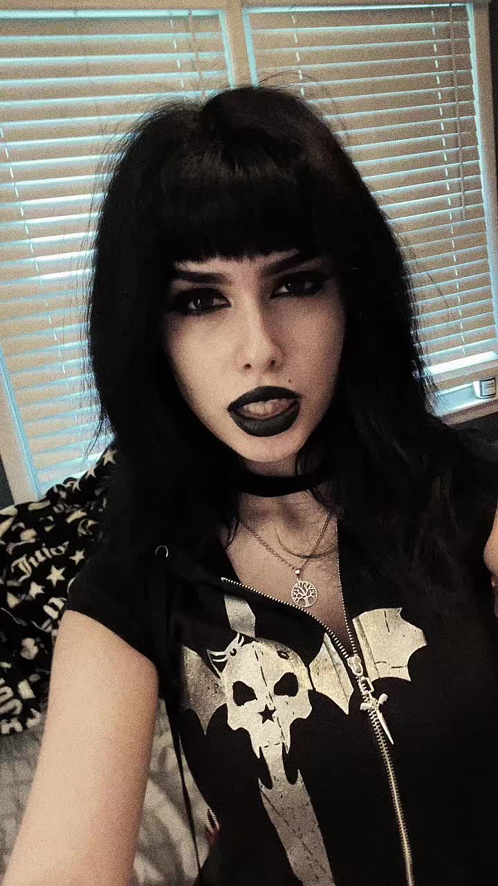 @Maria🦇