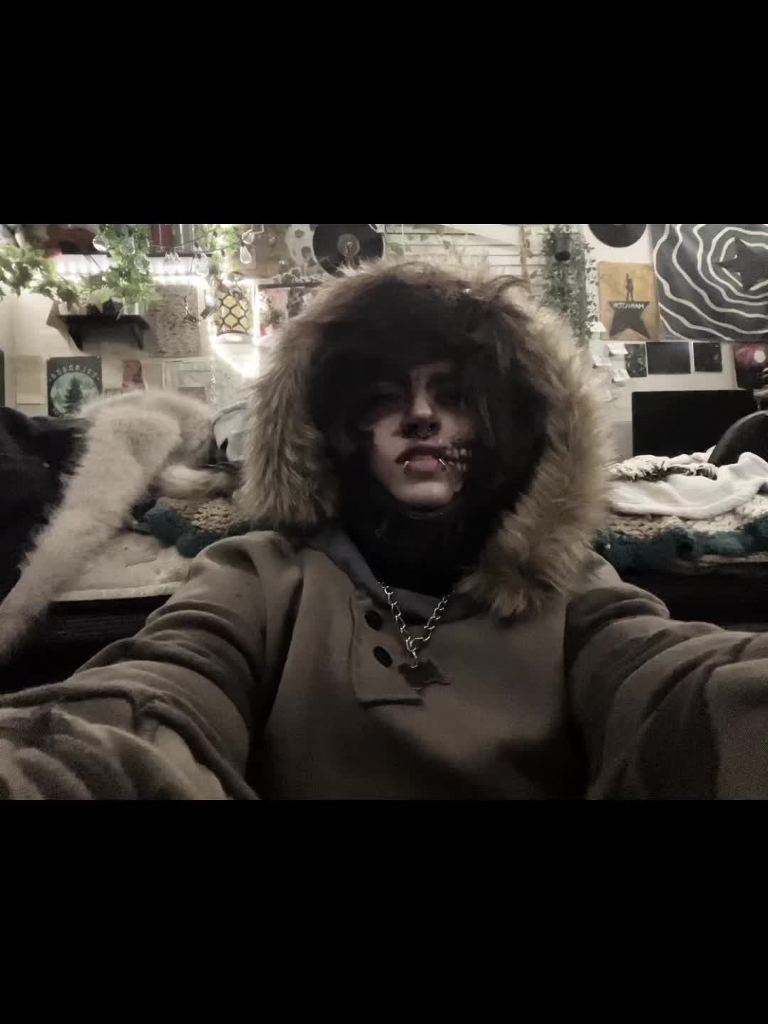 @T O B Y