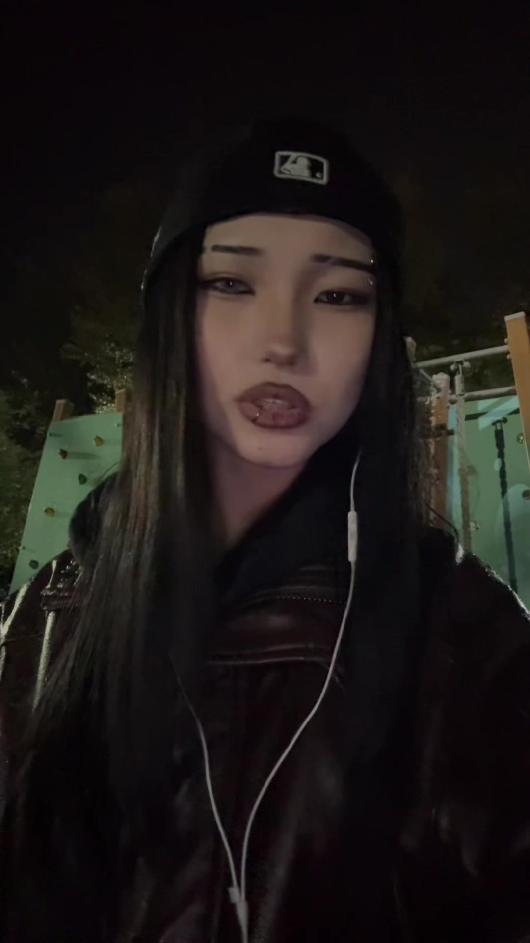 @Мия