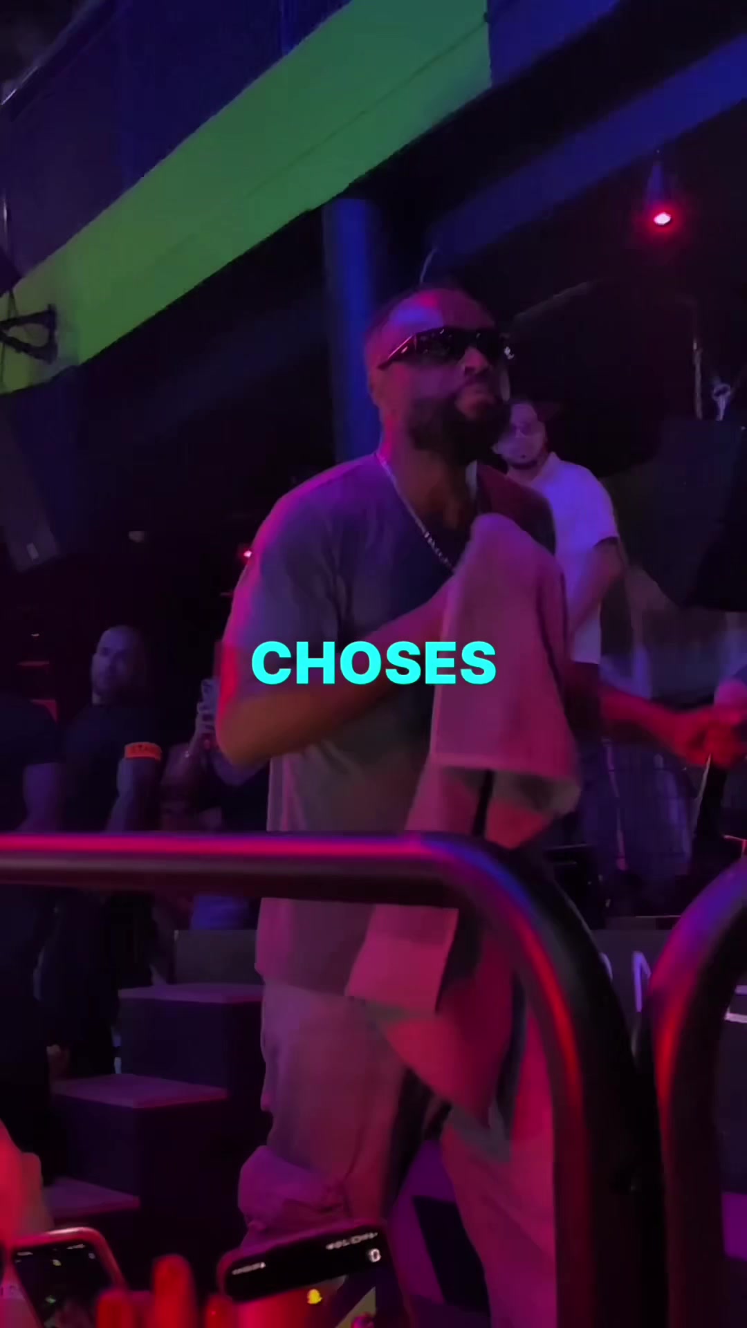 @🎧