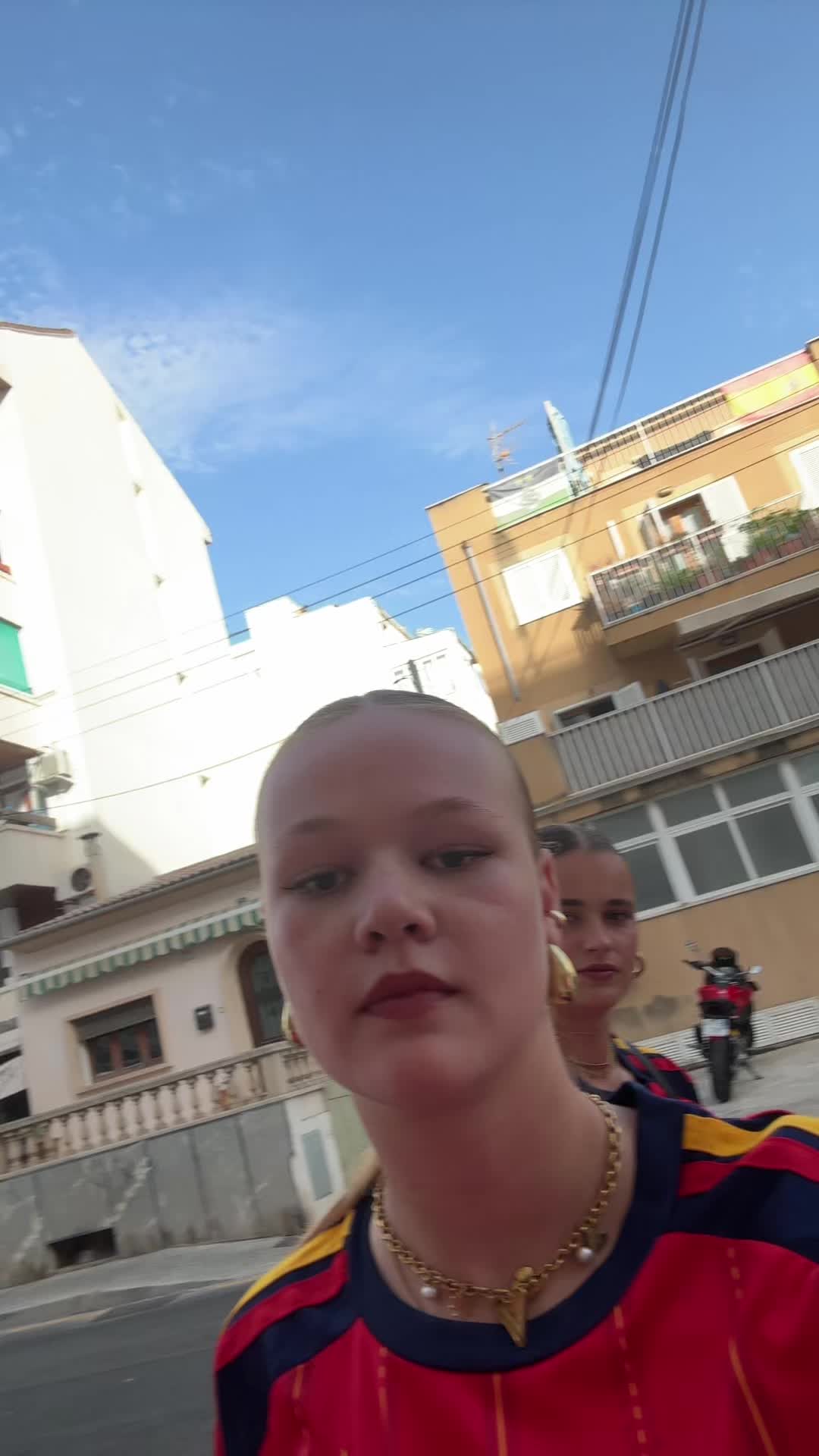 @𝐒𝐚𝐧𝐧𝐞🌞🌺🍸