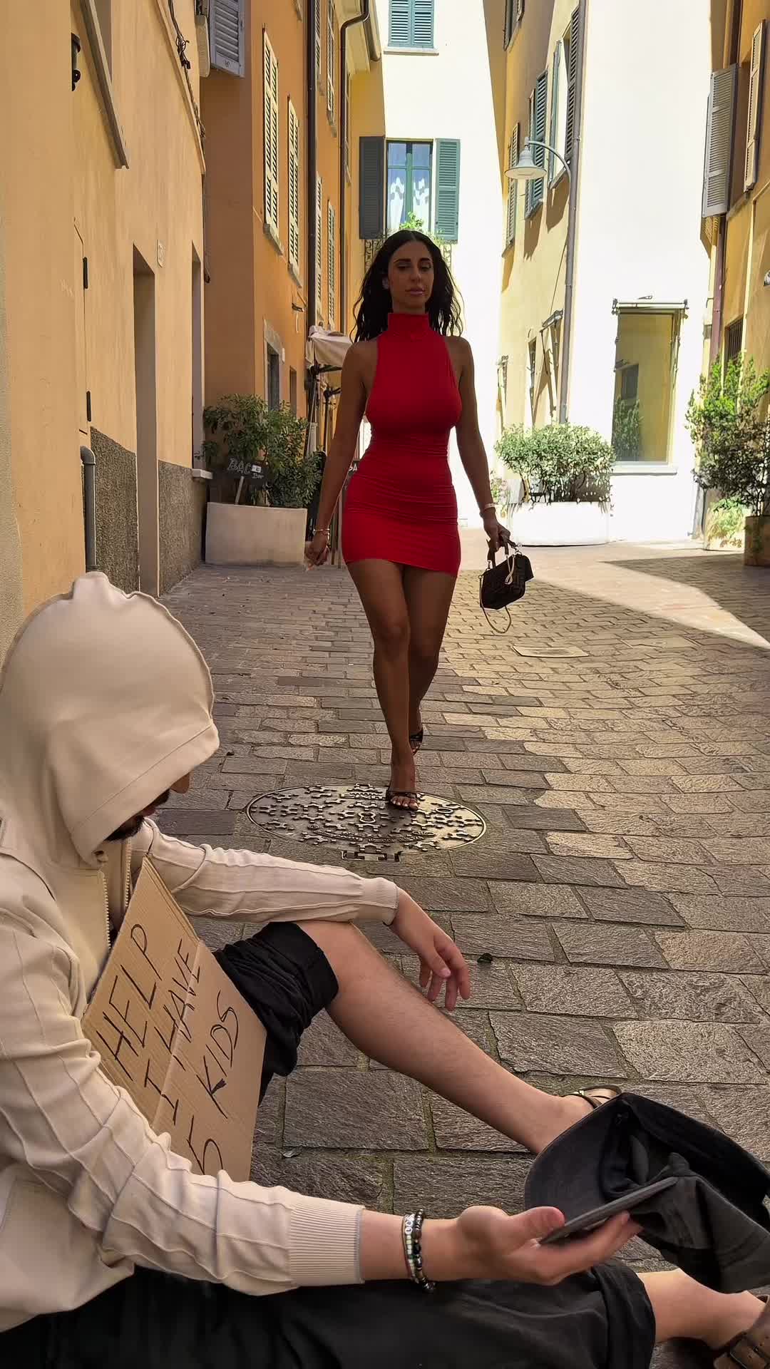 @zoeiscalling_