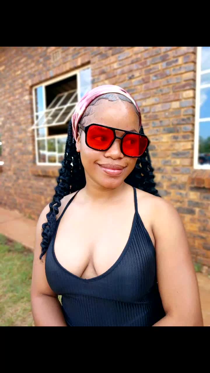 @MphoMokoena