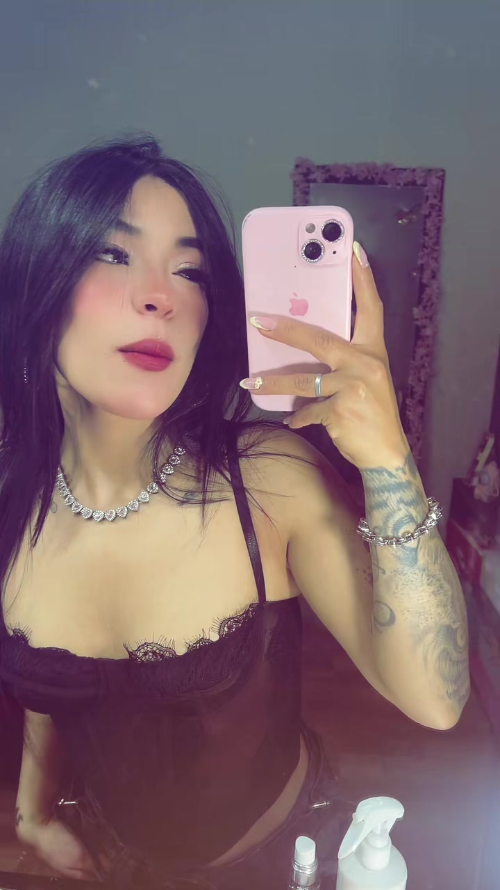 @Laurita Tique