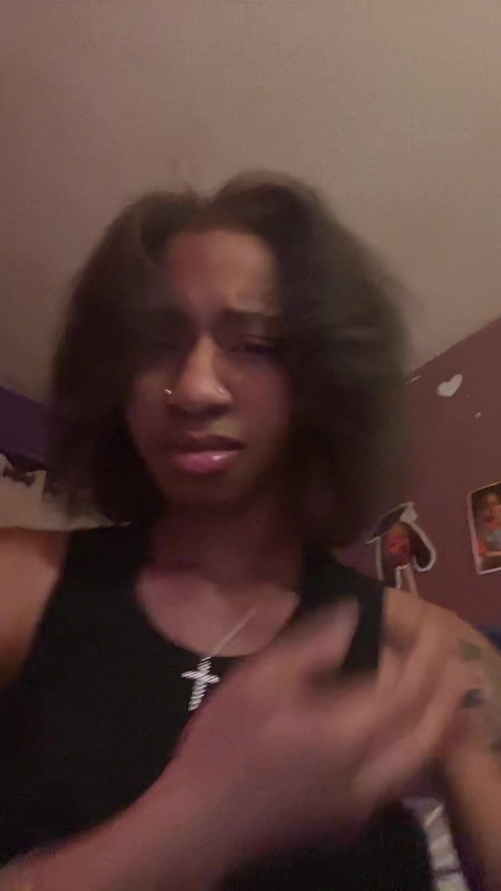 @Imwhatyourhoneeds_