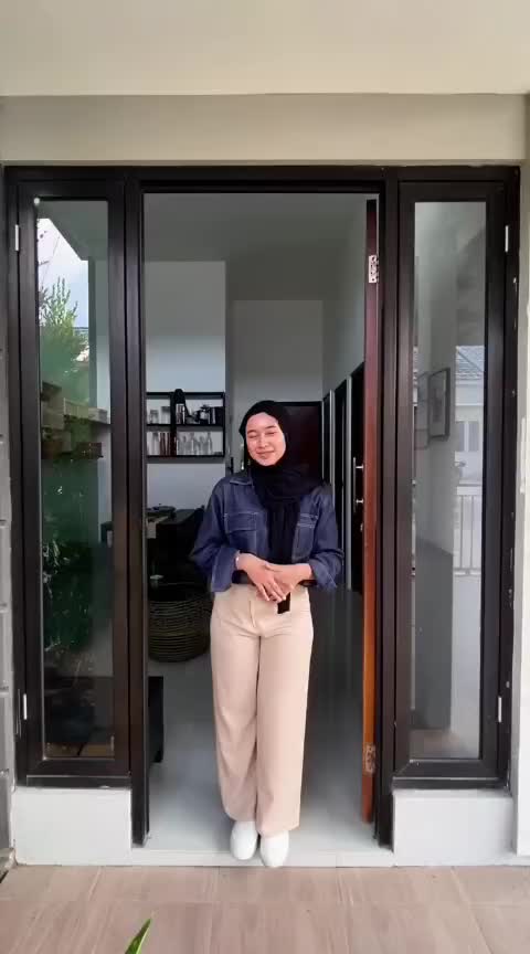 @Ratri Real Estate Brighton Sig