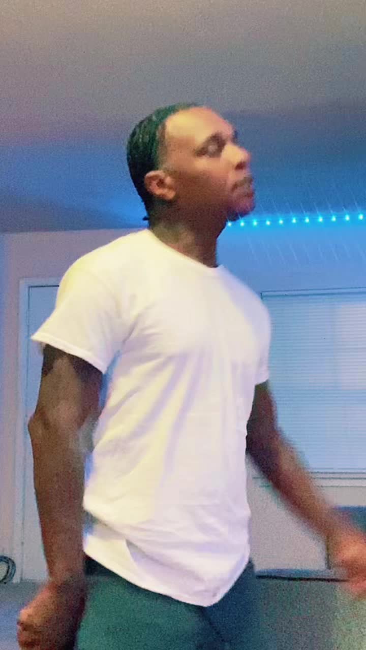 @famousray1
