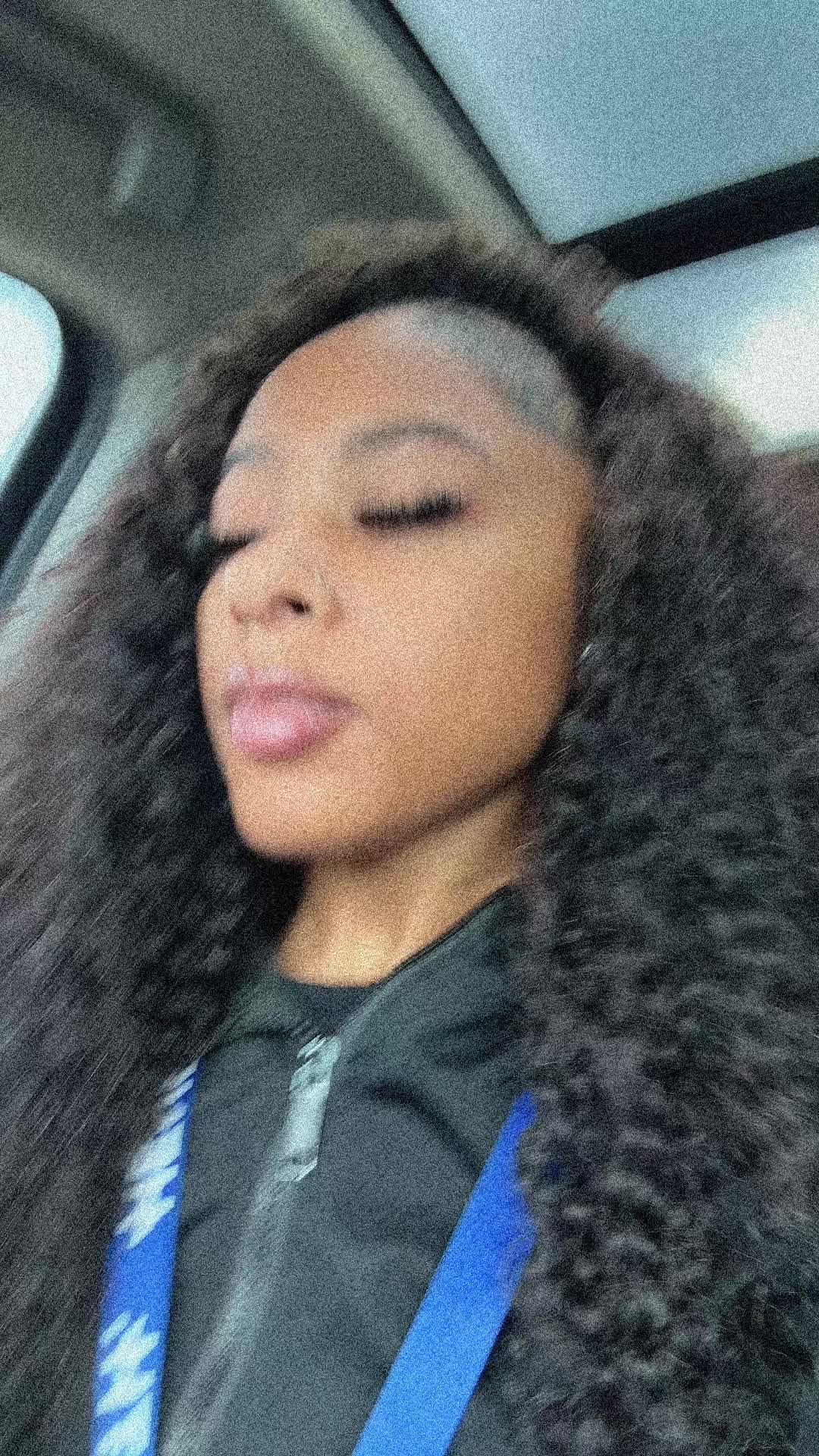 @Mia