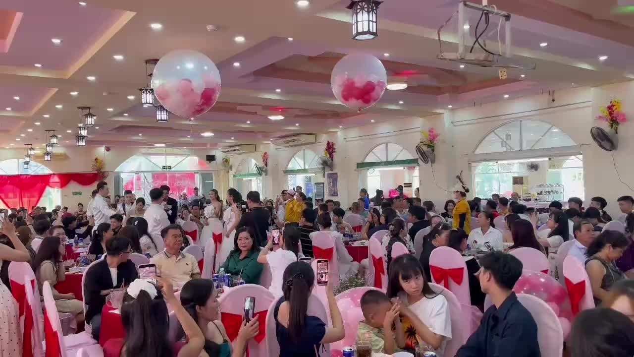 @Trang Trí Bóng Đám cưới TP HCM
