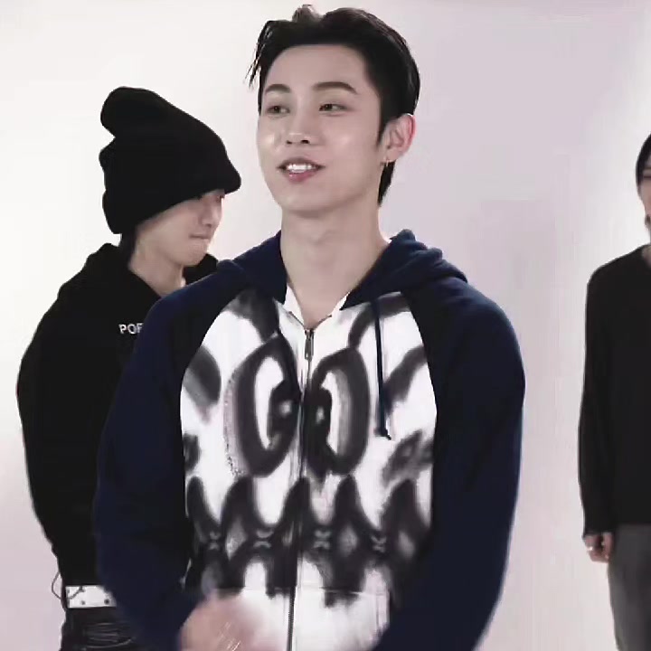 @🖤 ryulwoo 🤍