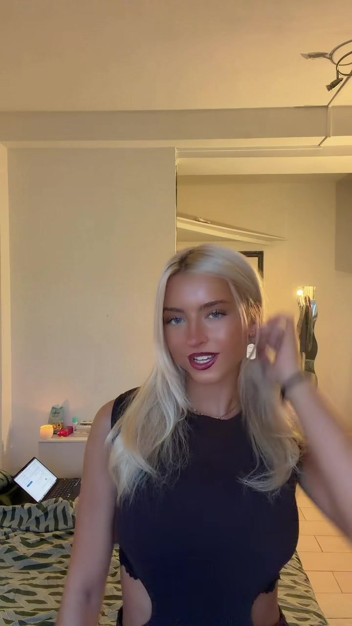 @lolapolicand___