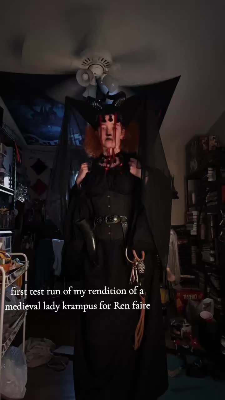 @🪦𝕷𝖊𝖊🪦