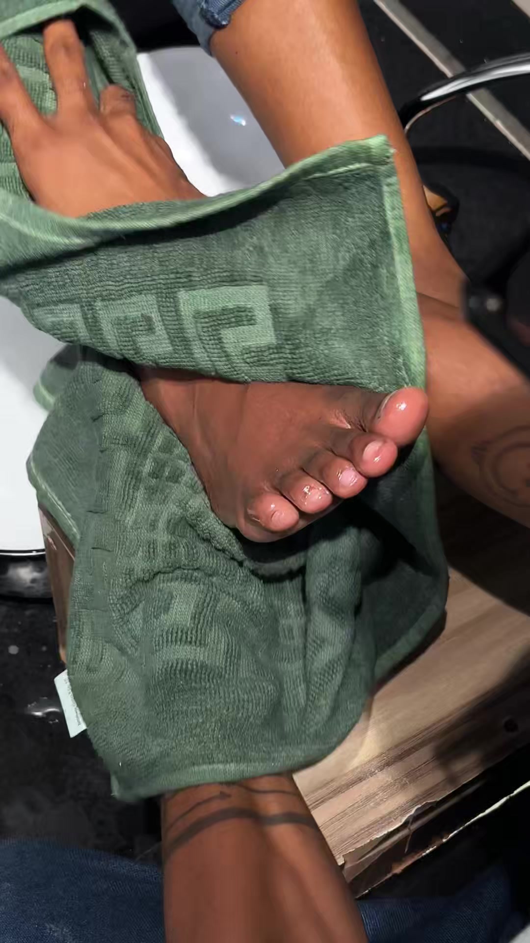 @glitznails__