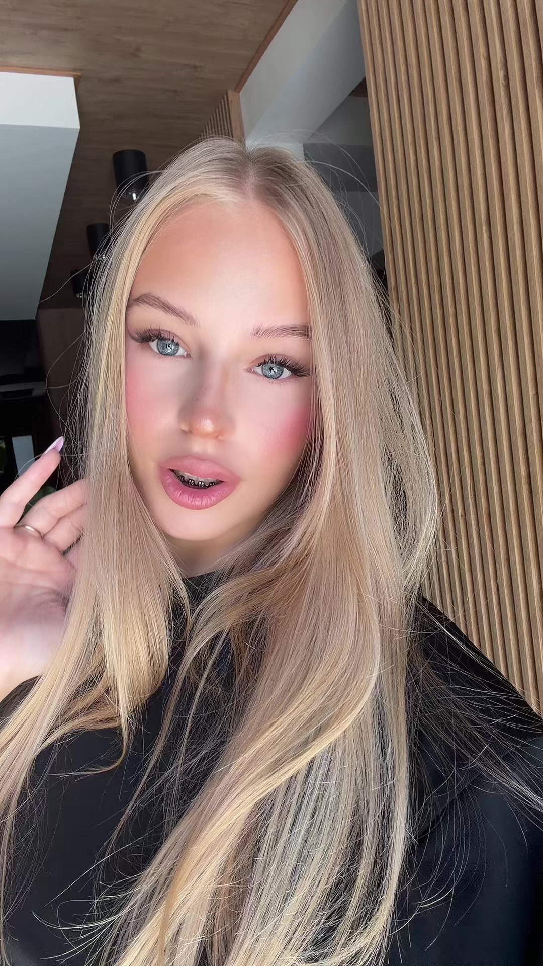 @𝒦