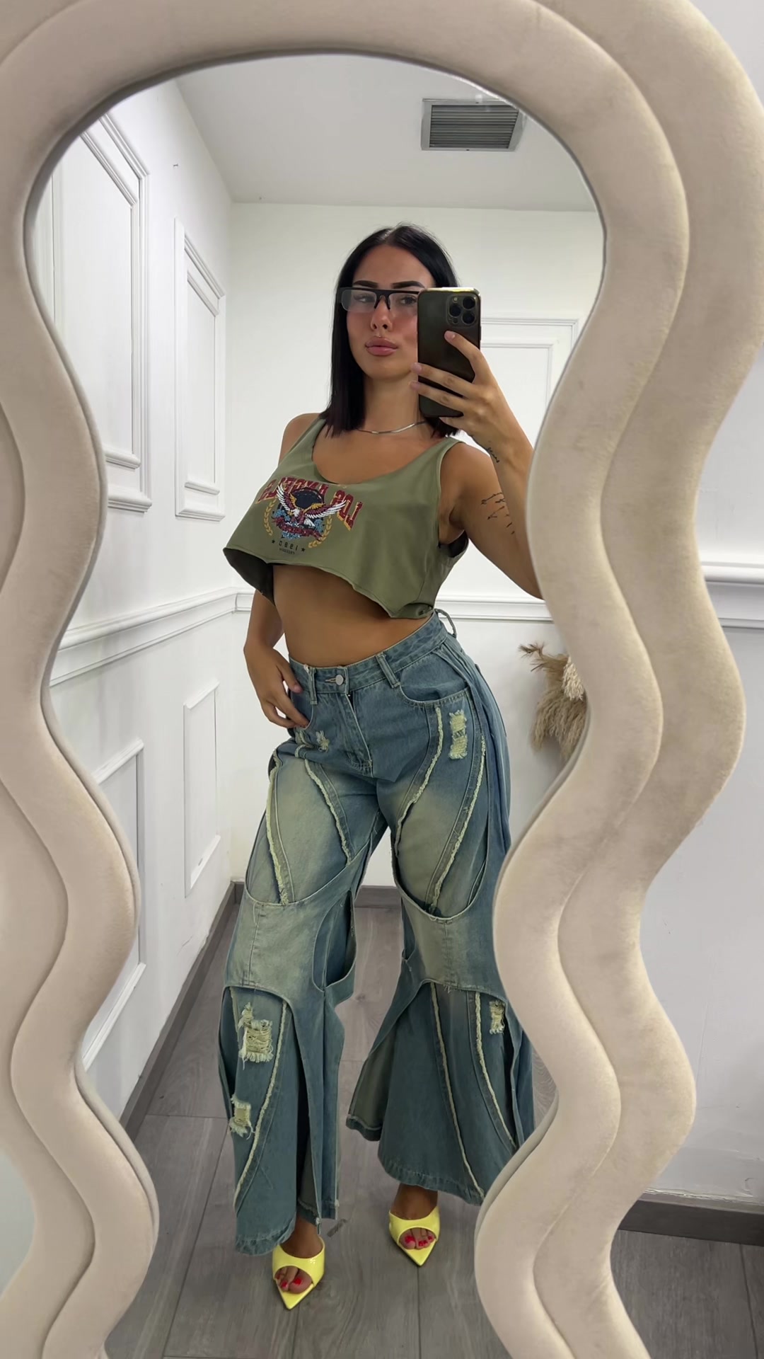 @Eccentrika✨️