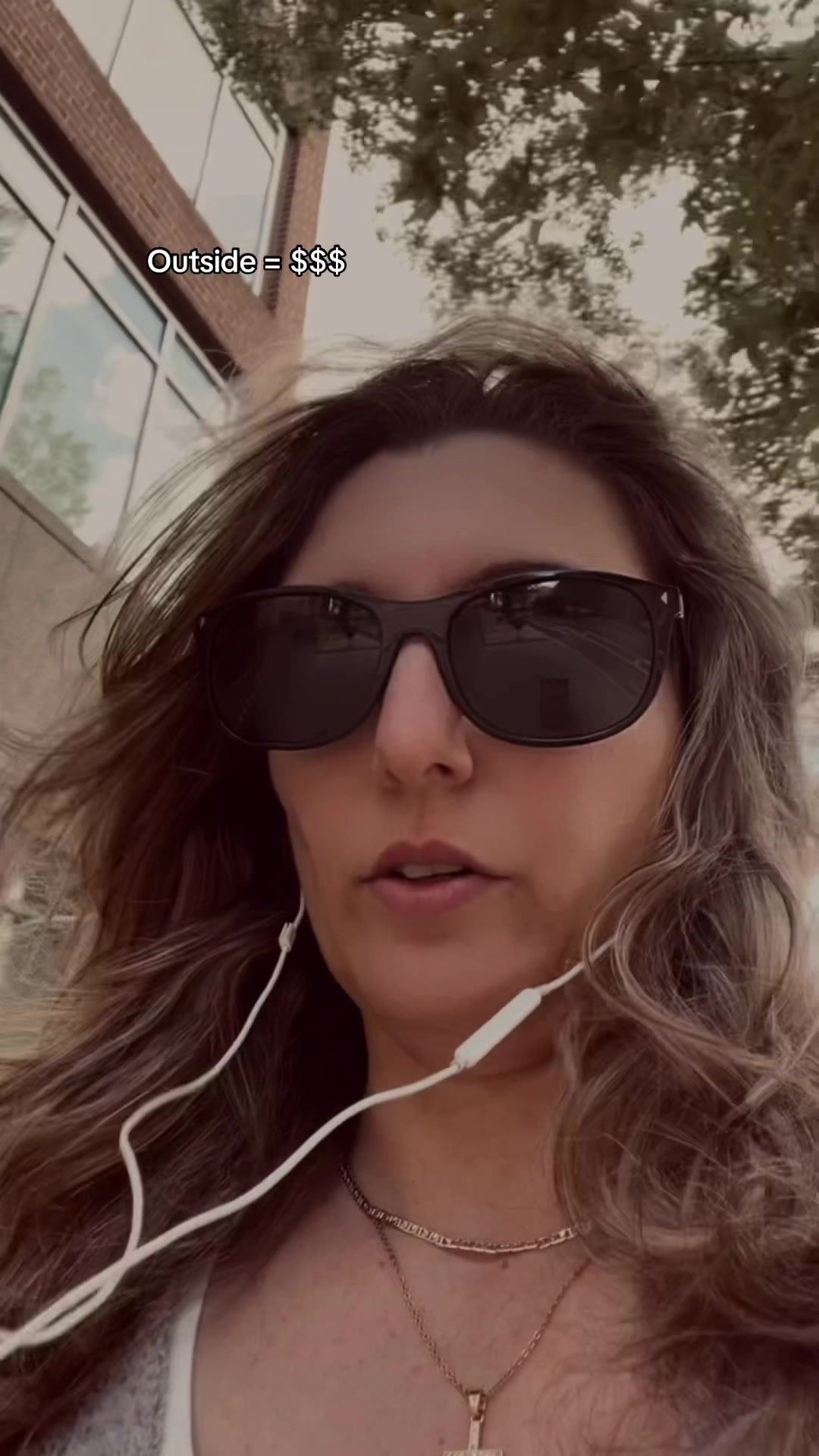 @Sabrina Kharoubi