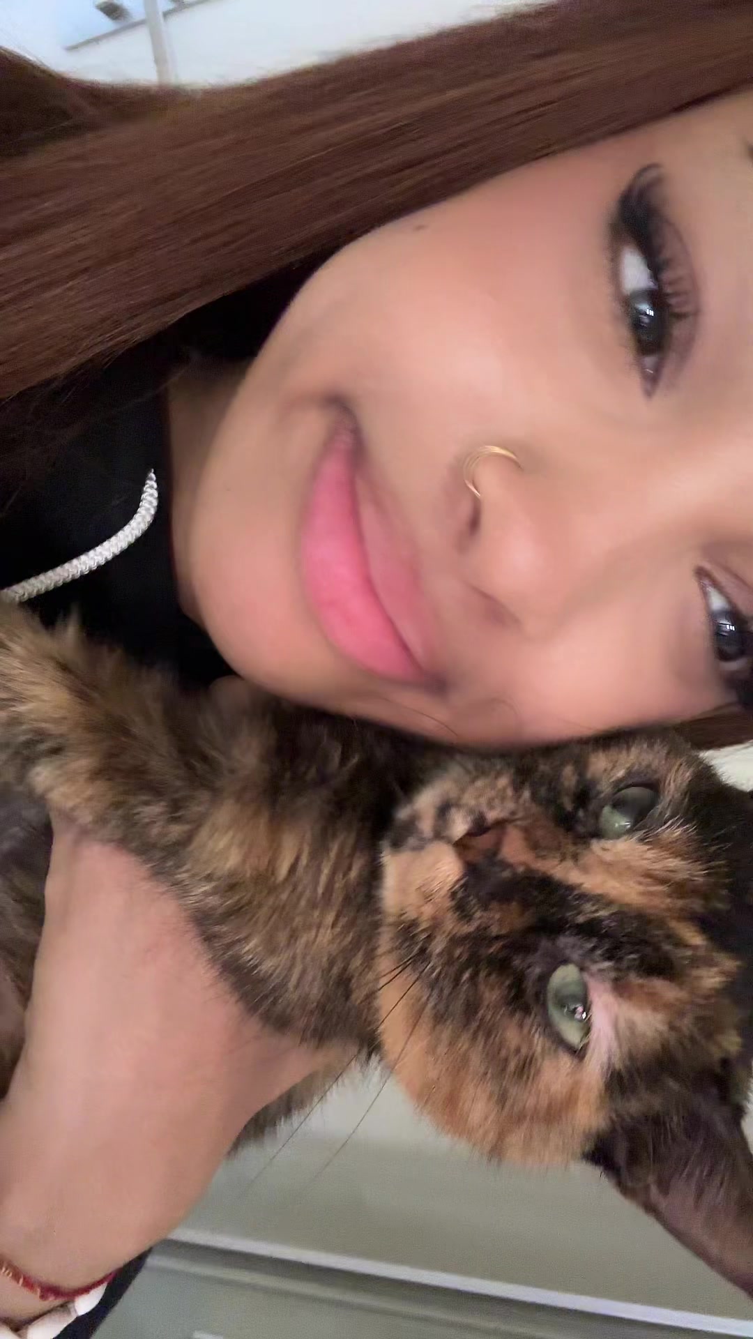 @A&iuml;cha.akss