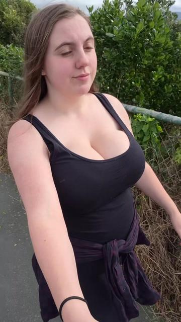 @kiwimilkmaiden