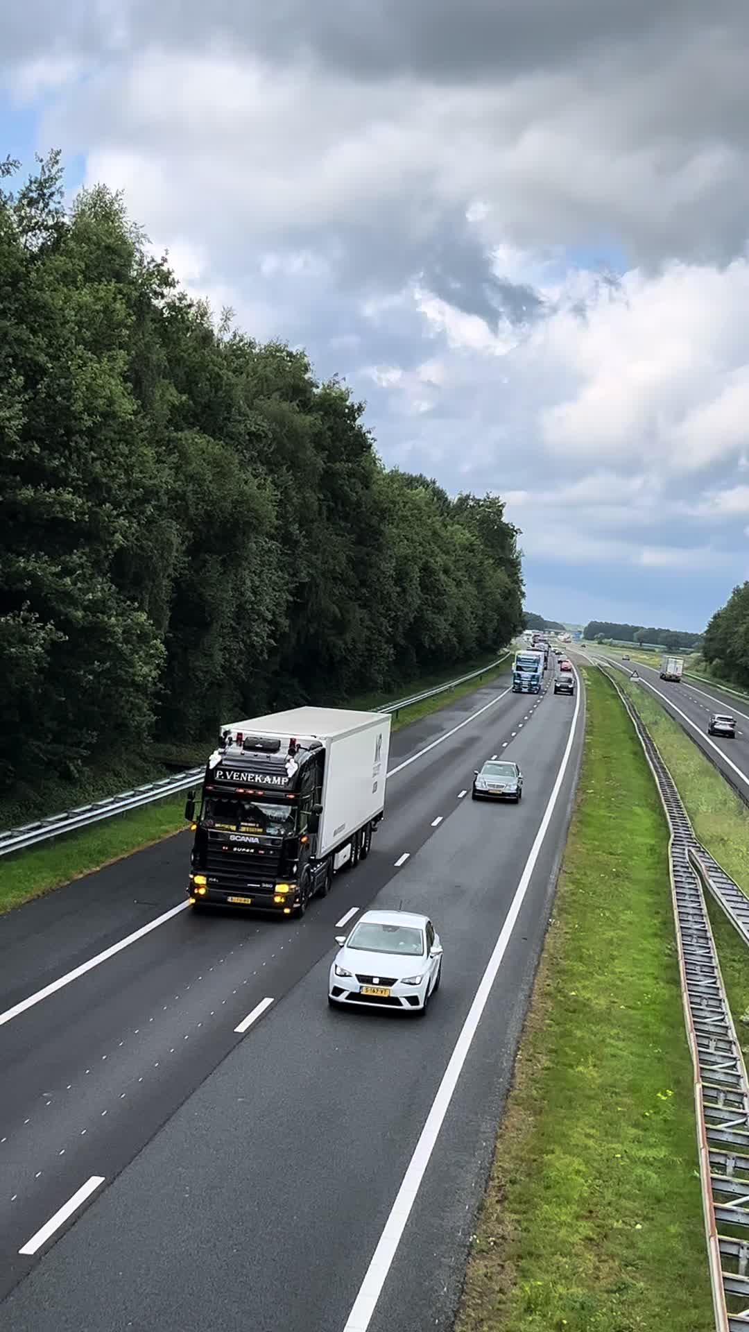 @GermanTruckspotter