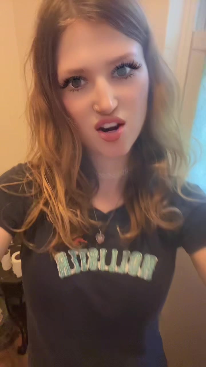 @Brokitty