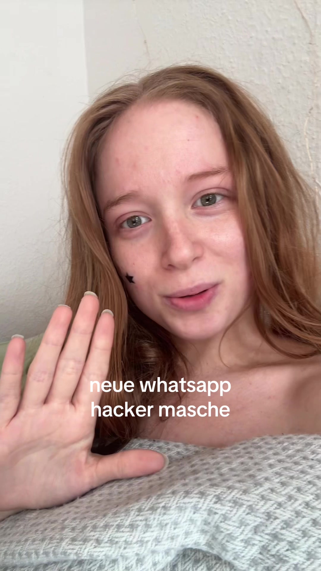 @minacamira