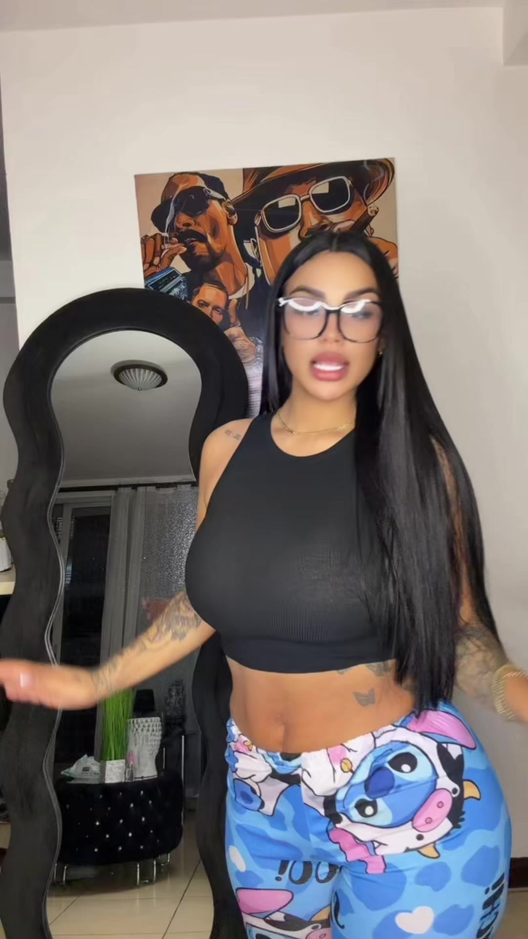 @Tatiqueenoficial 🦋