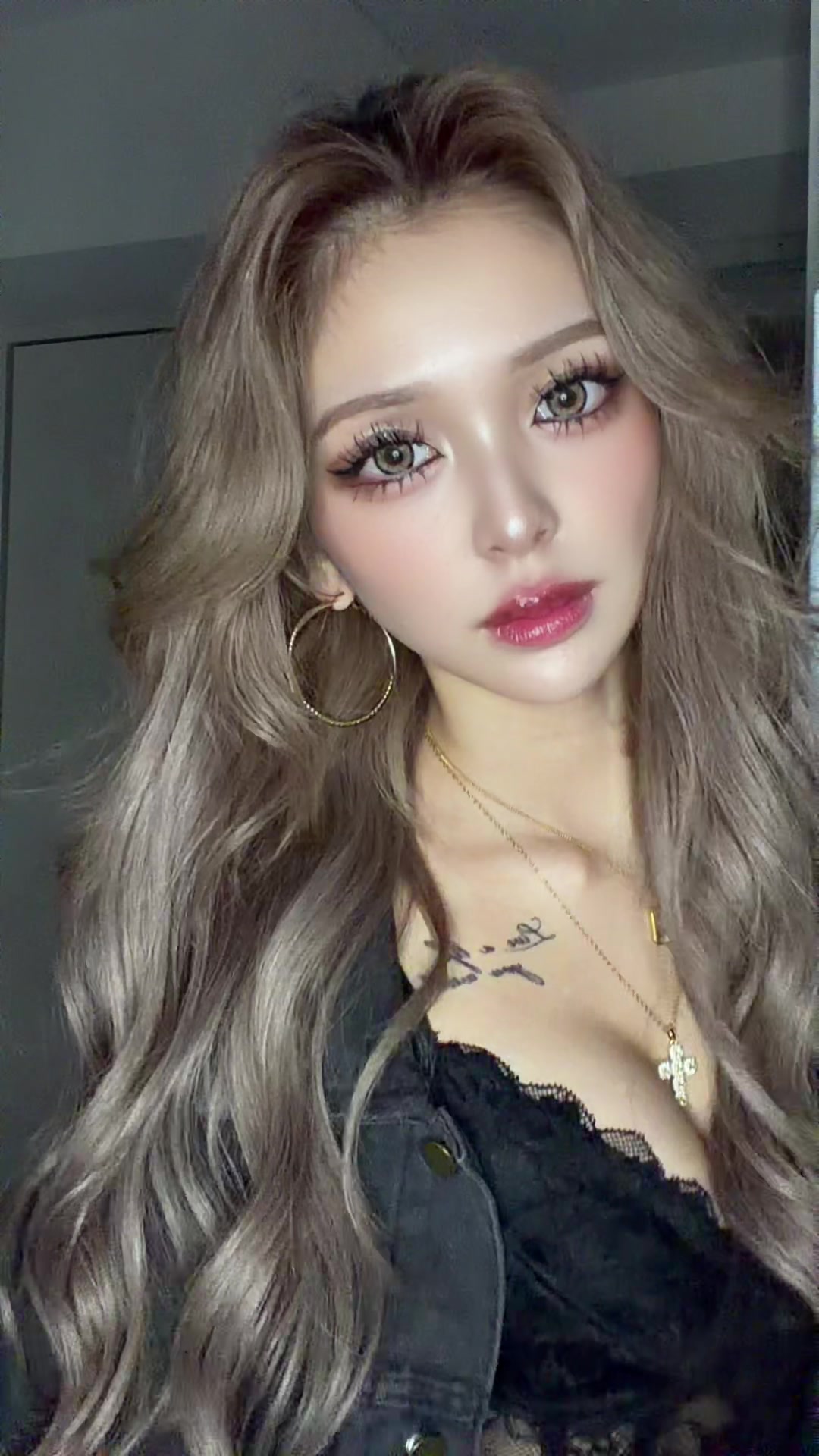 @マユ