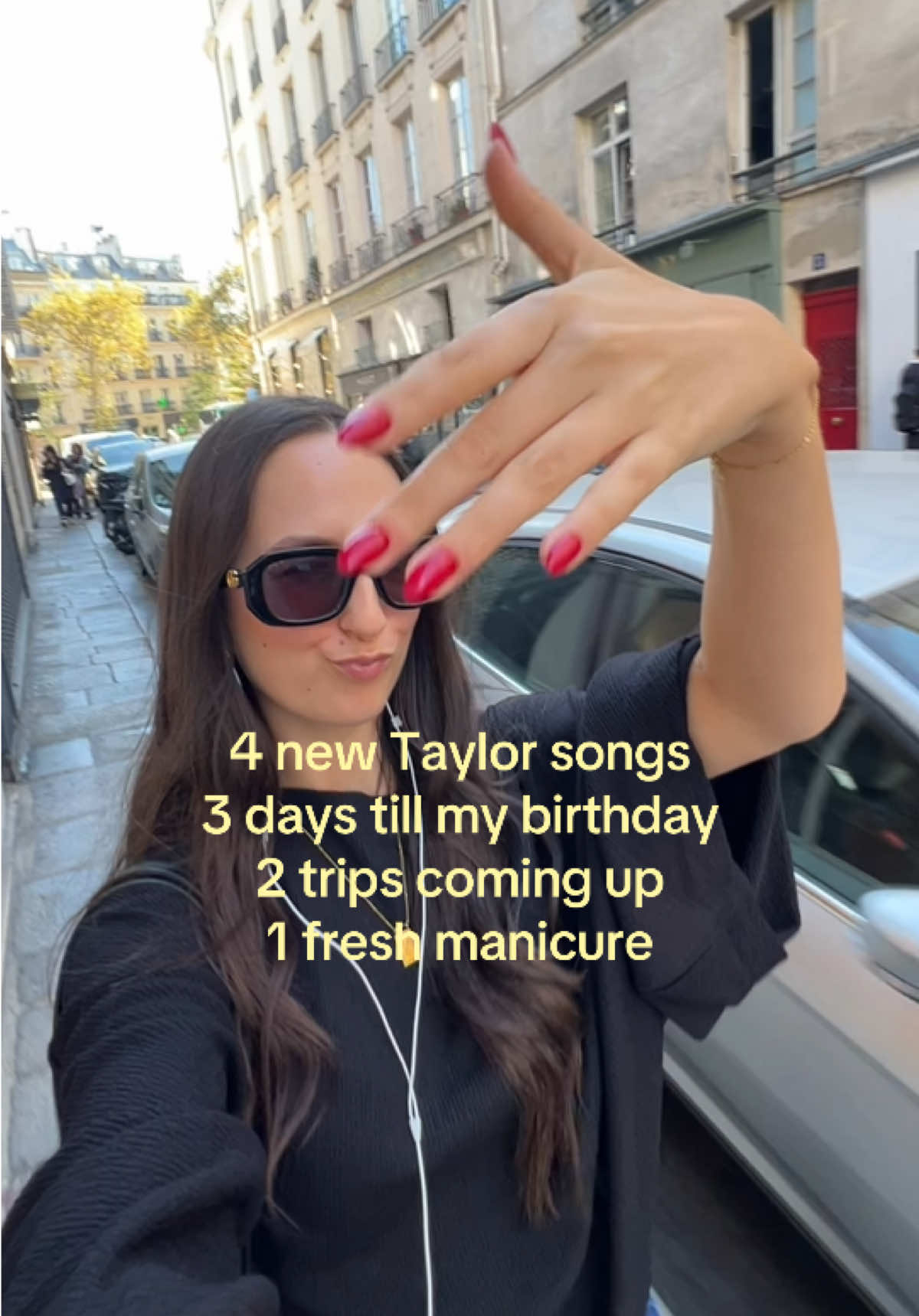 @ZOE IN PARIS 🇫🇷