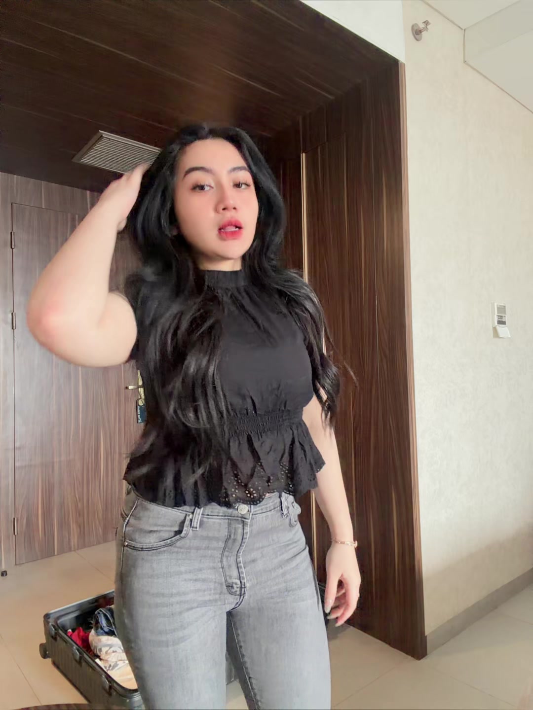 @Haayiiduniaaaaa