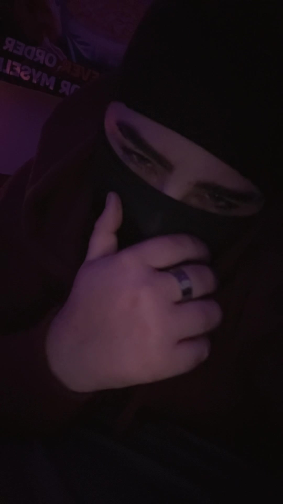 @🖤
